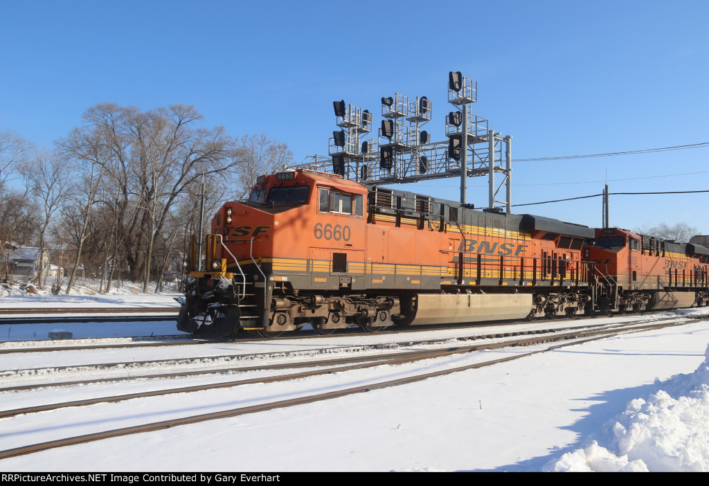 BNSF #6660 & #8190